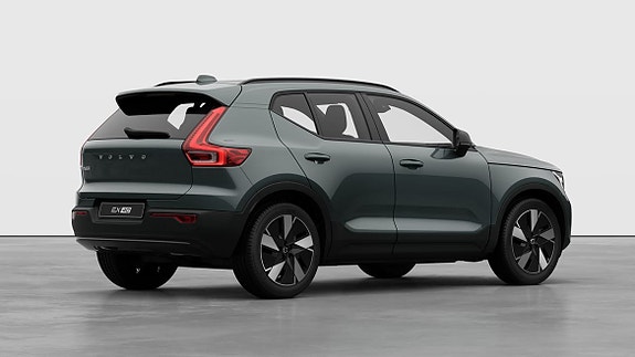 Volvo EX40 8 of 26