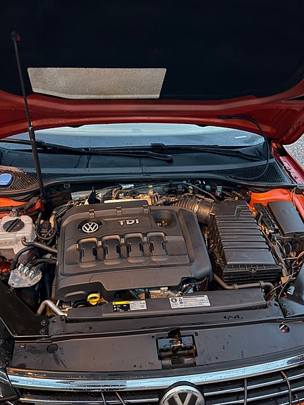 Volkswagen Passat Alltrack 15 of 17