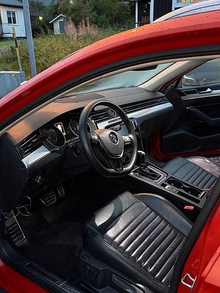 Volkswagen Passat Alltrack 13 of 17