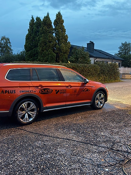 Volkswagen Passat Alltrack 12 of 17