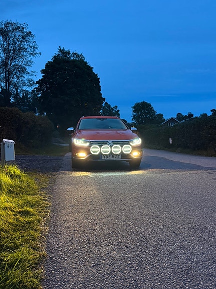 Volkswagen Passat Alltrack 10 of 17