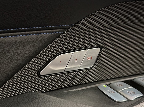 BMW i4 15 of 30