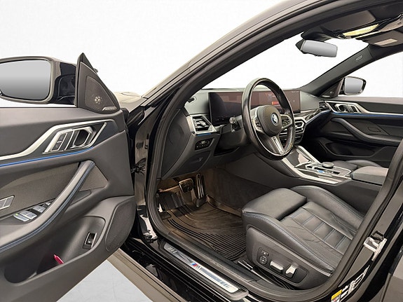 BMW i4 11 of 30
