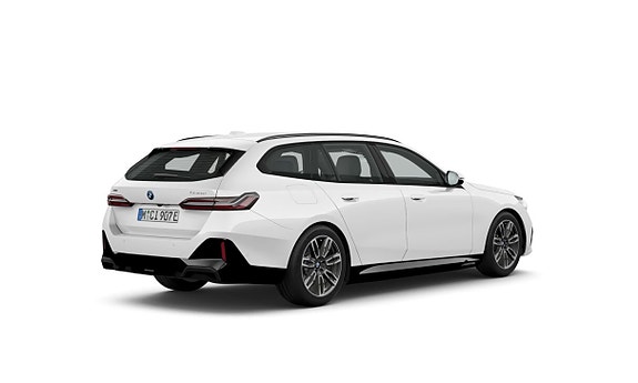 BMW 530e 2 of 4