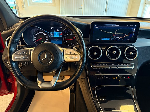 Mercedes-Benz GLC220 d 26 of 30