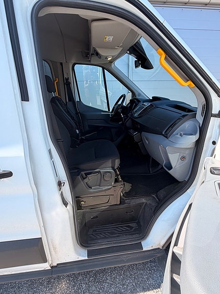 Ford Transit 21 of 29