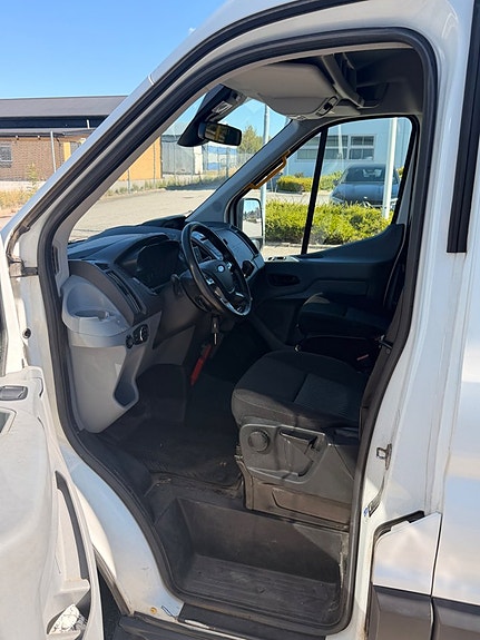 Ford Transit 24 of 29