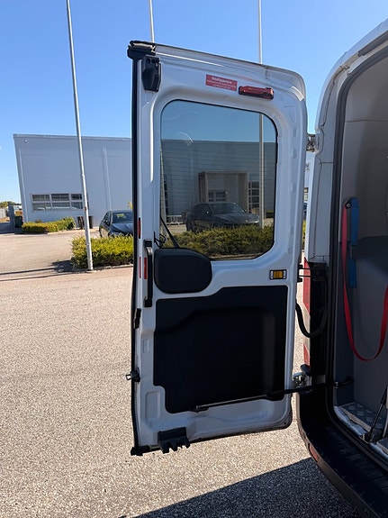 Ford Transit 12 of 29