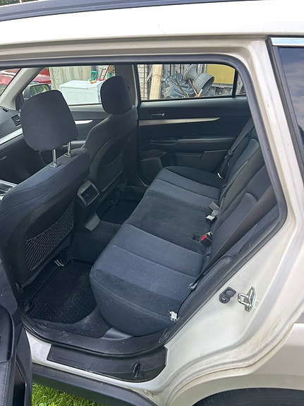 Subaru Outback 4 of 8