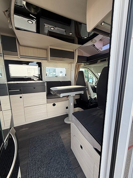 CHALLENGER 337 Graphite Ultimate dieselvärmare, automatlåda, lithiumbatteri med mer! 8 of 22