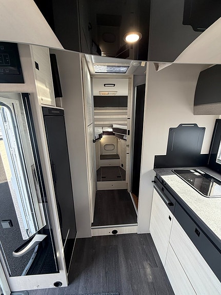 CHALLENGER 337 Graphite Ultimate dieselvärmare, automatlåda, lithiumbatteri med mer! 10 of 22