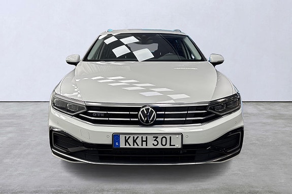 Volkswagen Passat 7 of 28