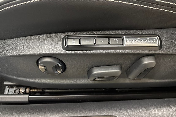 Volkswagen Passat 26 of 28