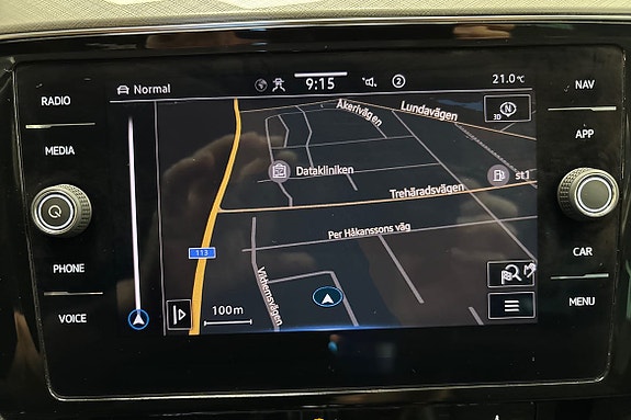 Volkswagen Passat 16 of 28