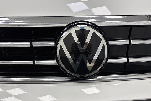 Volkswagen Passat 23 of 28