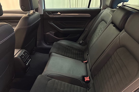 Volkswagen Passat 12 of 28