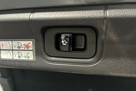 Mercedes-Benz EQE300 15 of 18