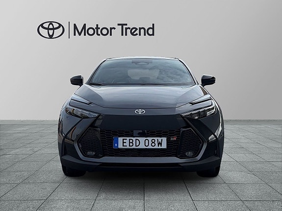 Toyota C-HR 5 of 11