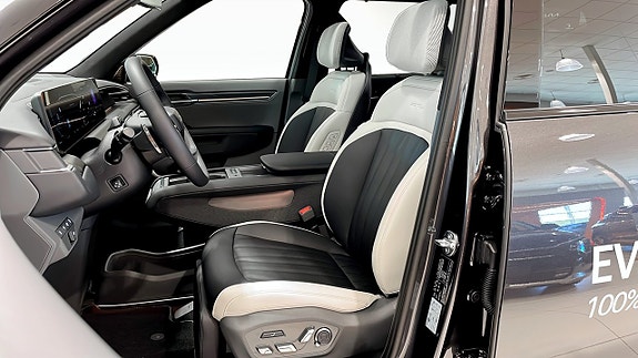 Kia EV9 15 of 23