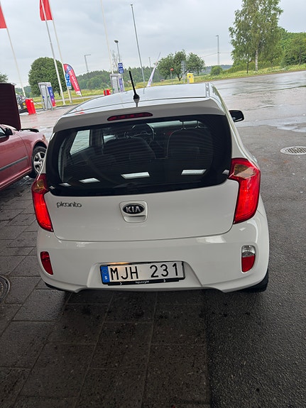Kia Picanto 8 of 9