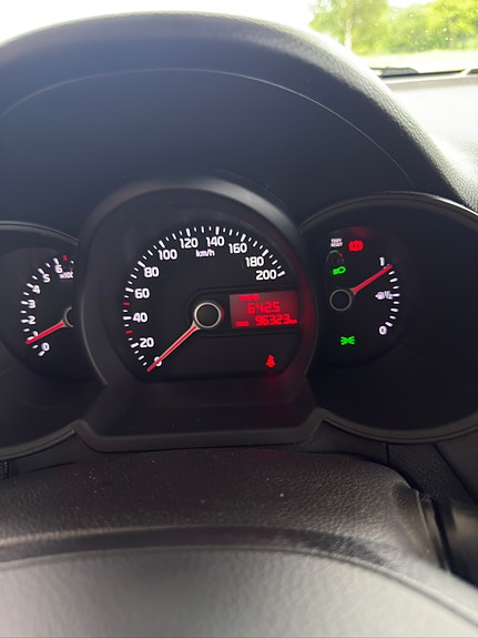 Kia Picanto 5 of 9
