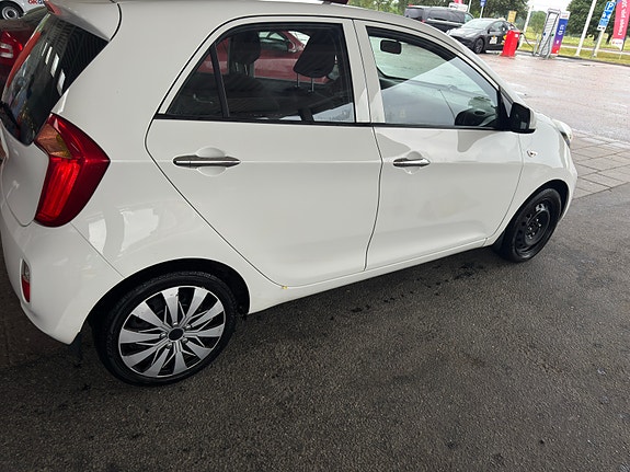Kia Picanto 9 of 9
