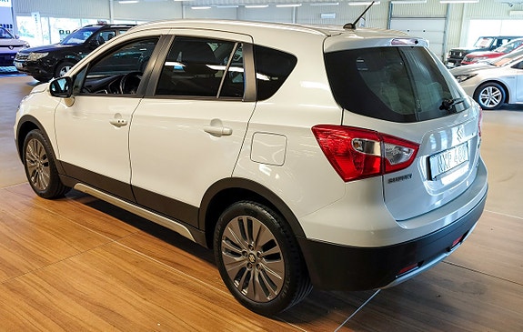 Suzuki S-Cross 3 of 6