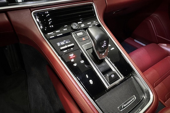 Porsche Panamera 4 13 of 18