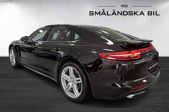 Porsche Panamera 4 3 of 18