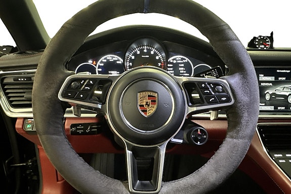Porsche Panamera 4 14 of 18