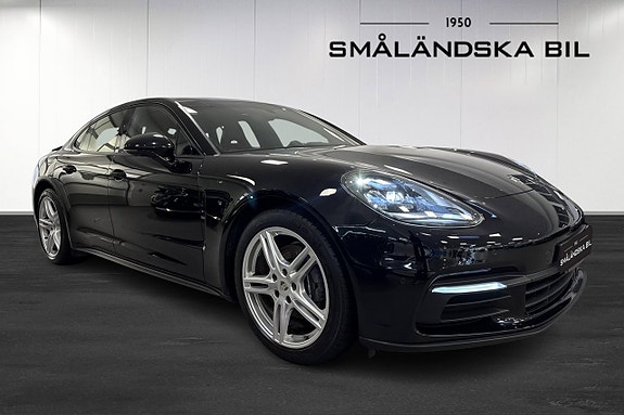 Porsche Panamera 4 2 of 18