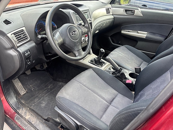 Subaru Forester 2 of 4