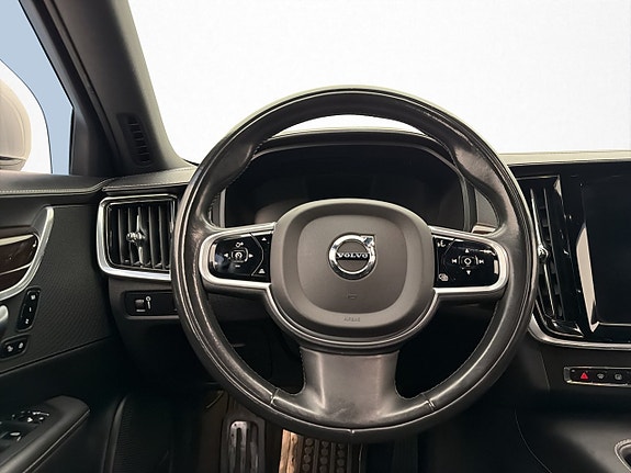 Volvo V90 13 of 30