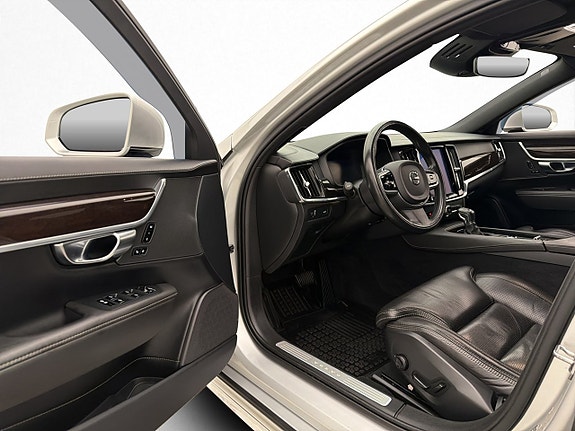 Volvo V90 9 of 30