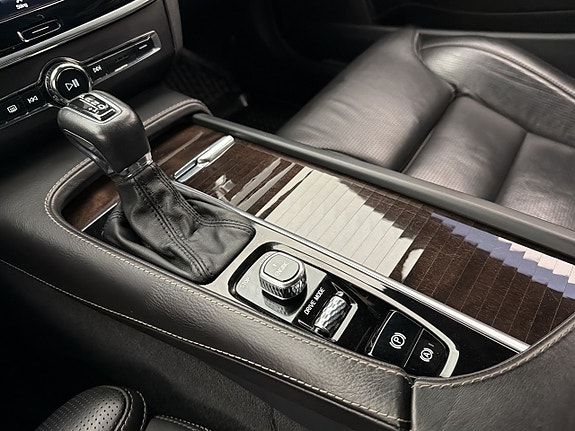 Volvo V90 26 of 30