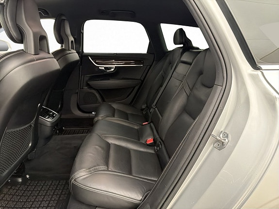 Volvo V90 28 of 30
