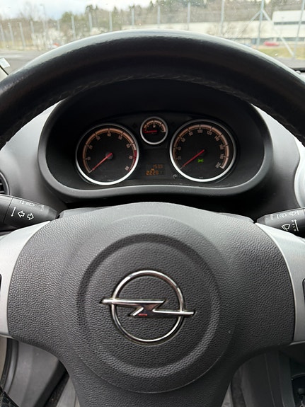 Opel Corsa 10 of 12