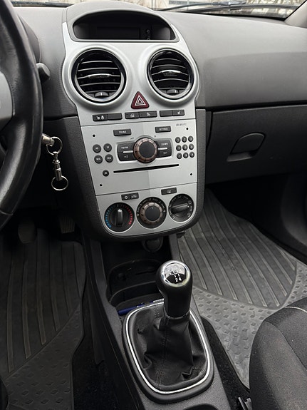Opel Corsa 9 of 12