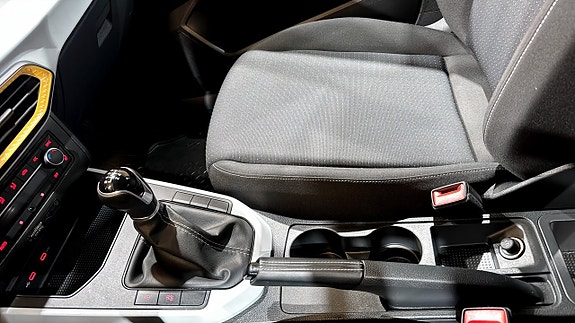 Seat Arona 17 of 17