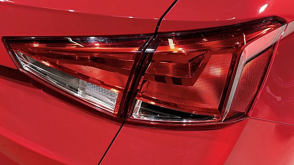 Seat Arona 13 of 17