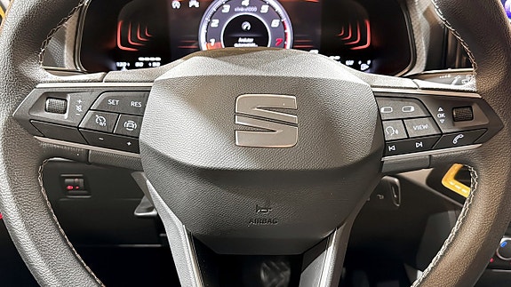 Seat Arona 15 of 17
