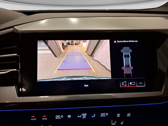 Audi Q4 e-tron 7 of 12