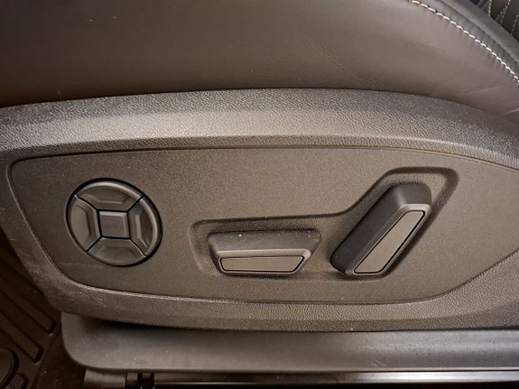 Audi Q4 e-tron 5 of 12
