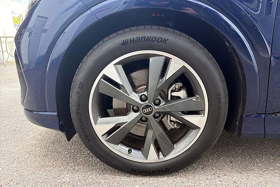 Audi Q4 e-tron 15 of 25