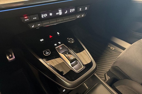 Audi Q4 e-tron 18 of 25