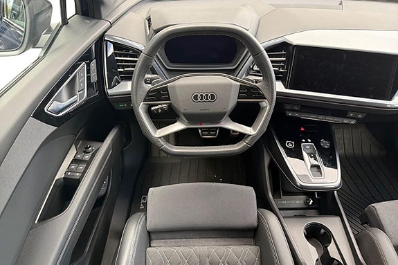 Audi Q4 e-tron 8 of 25