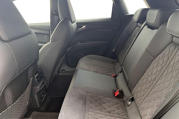 Audi Q4 e-tron 12 of 25
