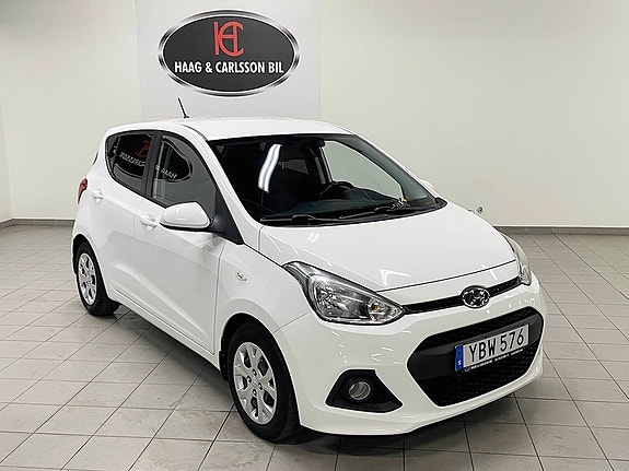 Hyundai i10 2 of 7