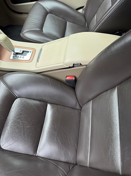 Volvo XC70 8 of 17