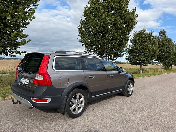 Volvo XC70 3 of 17